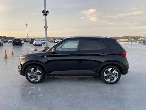 2022 Hyundai VENUE SEL