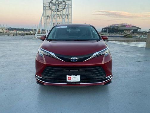 2023 Toyota Sienna XLE