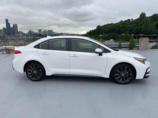 Ice 2023 Toyota Corolla SE