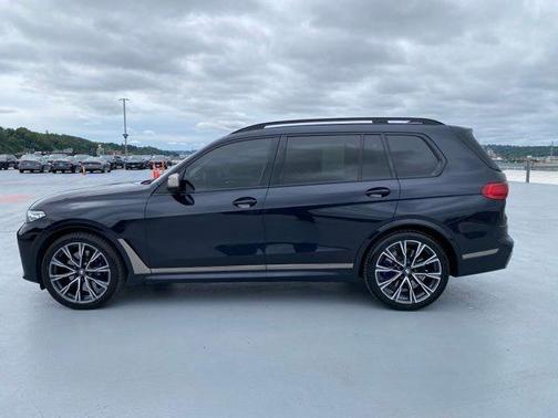 Carbon Black Metallic 2021 BMW X7 M50i