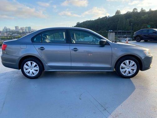 Platinum Gray Metallic 2011 Volkswagen Jetta Base