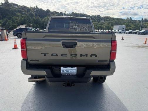Bronze 2026 Toyota Tacoma Hybrid TRD