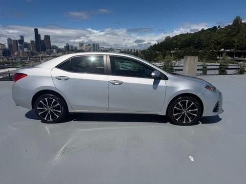 Classic Silver Metallic 2017 Toyota Corolla SE
