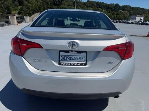 Classic Silver Metallic 2017 Toyota Corolla SE