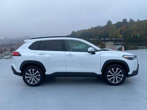 2022 Toyota Corolla Cross XLE