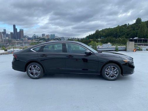 Crystal Black Pearl 2026 Honda Accord Hybrid EX-L
