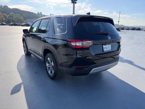 Black 2023 Honda Pilot EX-L 7-Passenger
