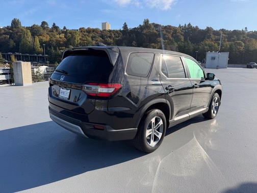 Black 2023 Honda Pilot EX-L 7-Passenger
