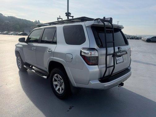 Classic Silver Metallic 2016 Toyota 4Runner Trail Premium