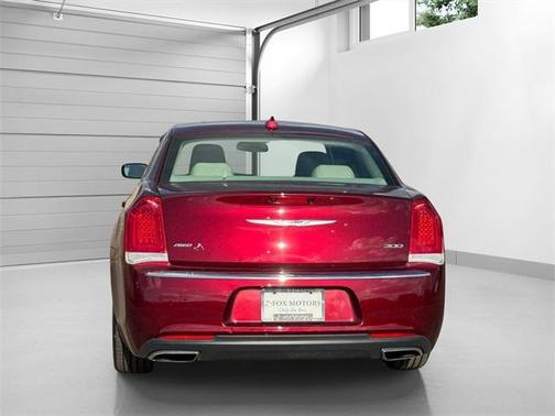 2016 Chrysler 300 Limited