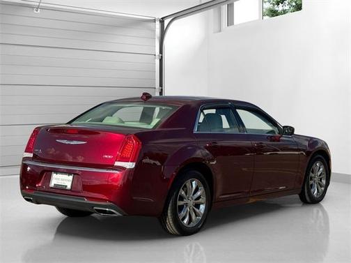 2016 Chrysler 300 Limited