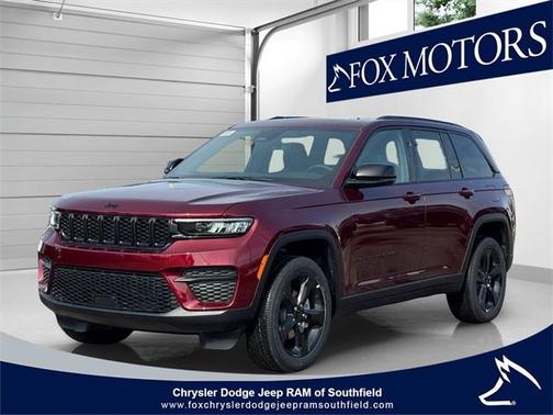 2025 Jeep Grand Cherokee Laredo