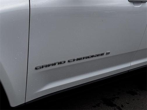 2025 Jeep Grand Cherokee Laredo X