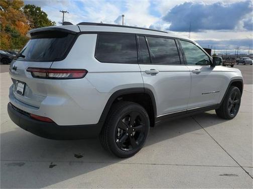 2025 Jeep Grand Cherokee L Laredo