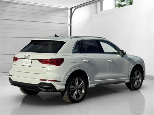 2021 Audi Q3 45 S line Premium