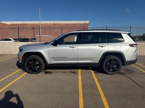 2023 Jeep Grand Cherokee L Laredo