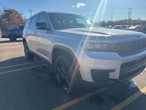 2023 Jeep Grand Cherokee L Laredo
