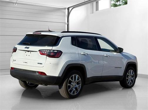 2022 Jeep Compass Latitude Lux