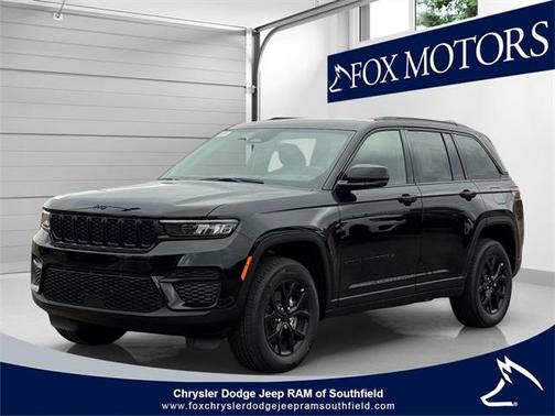 2025 Jeep Grand Cherokee Laredo