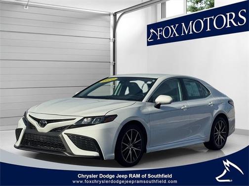 2022 Toyota Camry SE