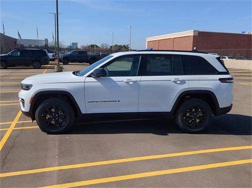 2025 Jeep Grand Cherokee Laredo