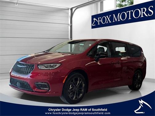 2026 Chrysler Pacifica Select