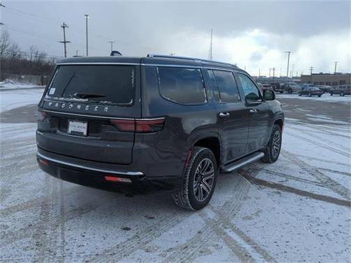 2025 Jeep Wagoneer Base