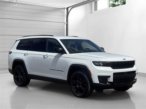 2022 Jeep Grand Cherokee L Laredo