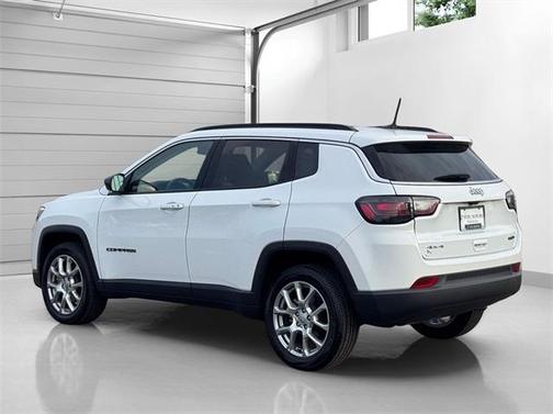 2022 Jeep Compass Latitude Lux