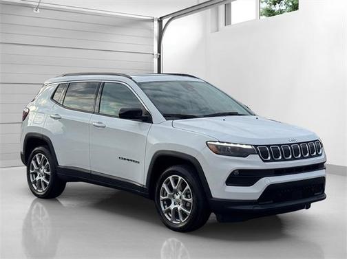 2022 Jeep Compass Latitude Lux