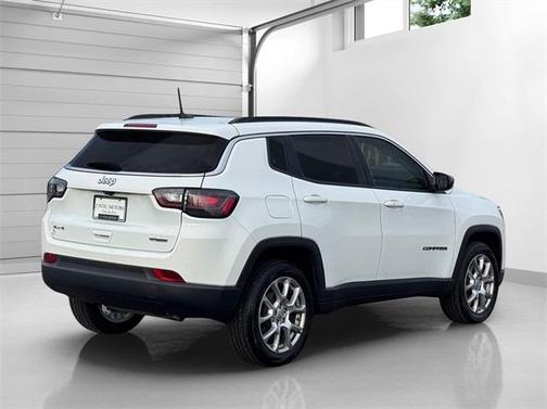 2022 Jeep Compass Latitude Lux