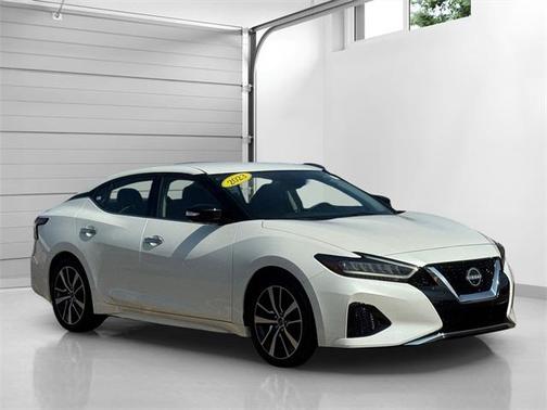 2023 Nissan Maxima SV
