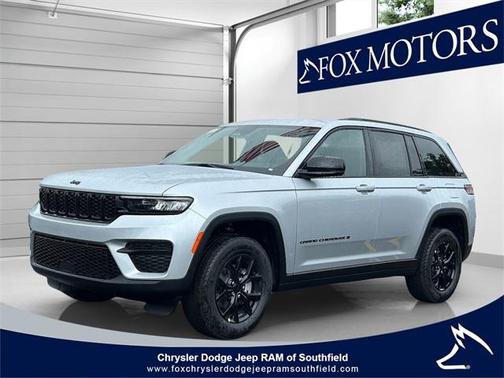 2025 Jeep Grand Cherokee Laredo