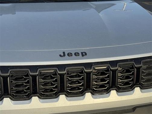 2026 Jeep Cherokee LAREDO/LIMITED