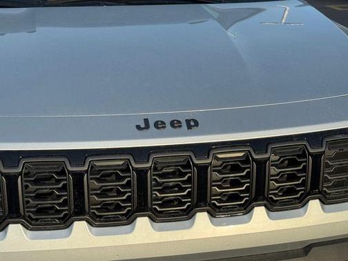 2026 Jeep Cherokee LAREDO/LIMITED