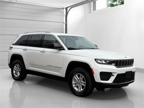 2023 Jeep Grand Cherokee Laredo