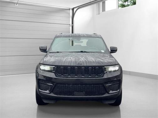 2022 Jeep Grand Cherokee Altitude