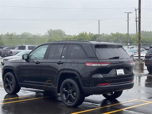 2022 Jeep Grand Cherokee Altitude