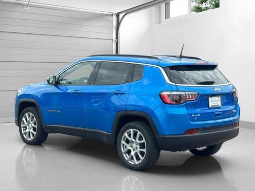 2024 Jeep Compass Latitude Lux