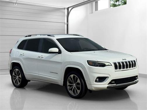 2019 Jeep Cherokee Overland