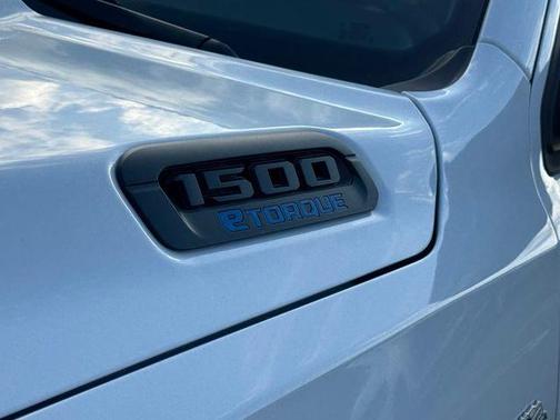 Bright White Clearcoat 2026 RAM 1500 Big Horn/Lone Star