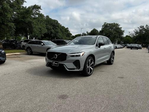 2025 Volvo XC60 B5 Ultra