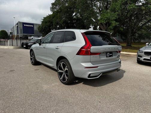 2025 Volvo XC60 B5 Ultra