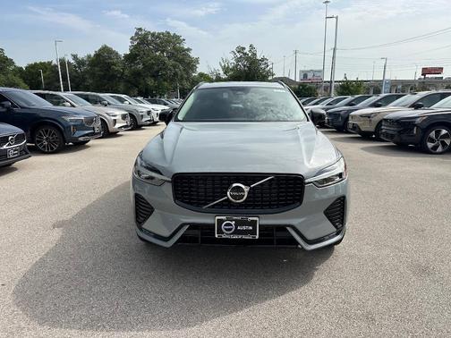 2025 Volvo XC60 B5 Ultra
