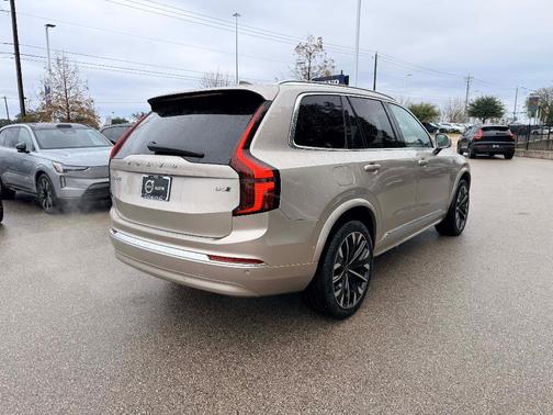 2026 Volvo XC90 B6 Plus 7-Seater