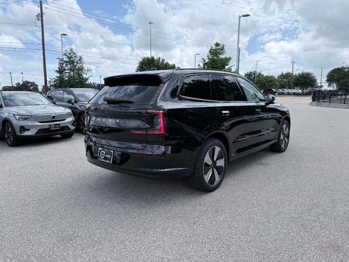 Onyx Black 2026 Volvo EX90 TWIN MOTOR PLUS 6-SEATER