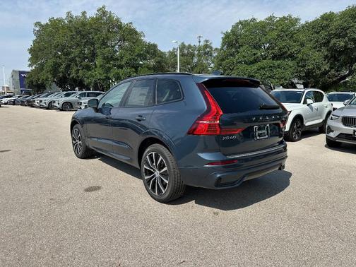2025 Volvo XC60 B5 Plus