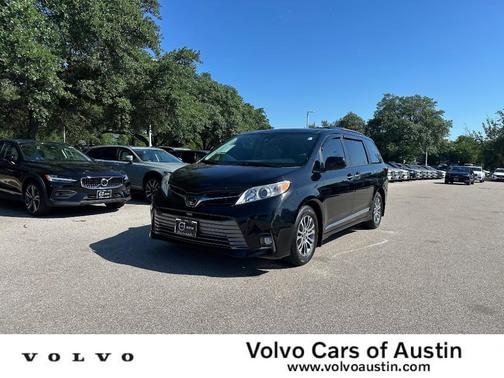 2020 Toyota Sienna XLE Premium