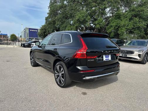 2022 Volvo XC60 B5 Inscription