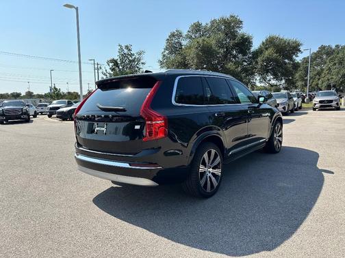 2022 Volvo XC90 Recharge Plug-In Hybrid T8 Inscription Extended Range 7P